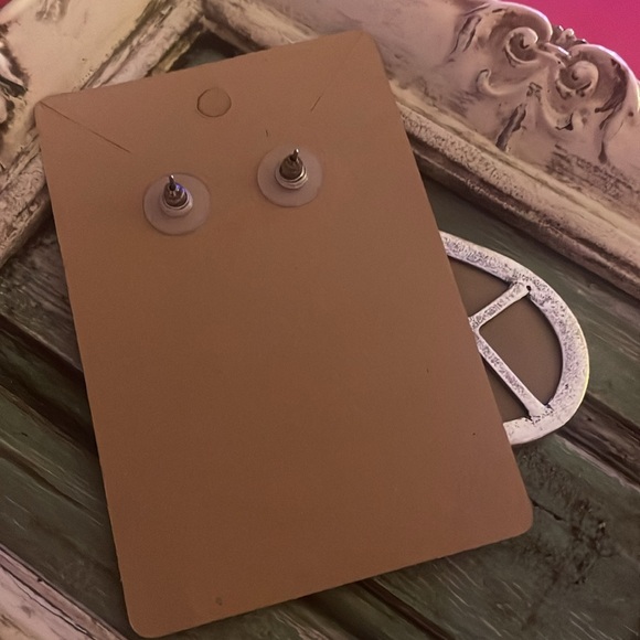 NWOT Faux turquoise and animal print drop earrings - Picture 2 of 3